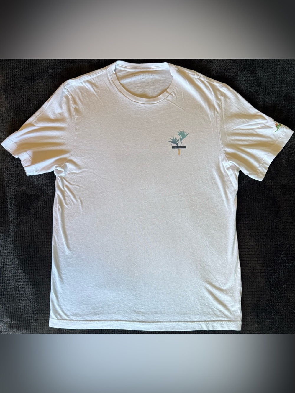TravisMathew Men’s Piece of Paradise Tee L White Bird of Paradise Rose Sleeve